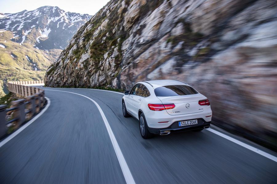  Mercedes-Benz GLC350 e 4Matic Coupe 2016 года  (фото 32 из 43)